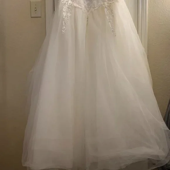 Wedding Dress Size 14 - Picture 5 of 10